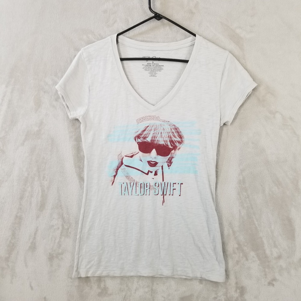 Taylor Swift Baby Tee Shirt Women L 1989 World Tour 2015 Concert‎ Blank Space